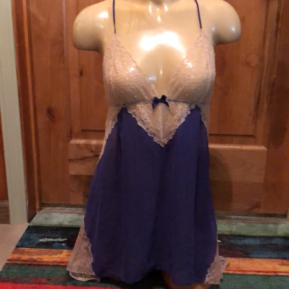 Super sexy lacy Victoria’s Secret nighty medium - Picture 3 of 9